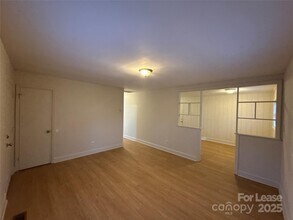 4409 Brooktree Dr in Charlotte, NC - Building Photo - Building Photo