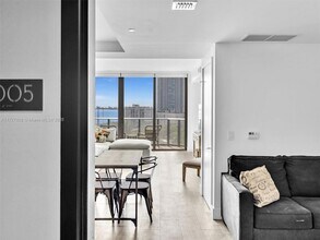 121 NE 34th St, Unit 1005 in Miami, FL - Building Photo - Building Photo