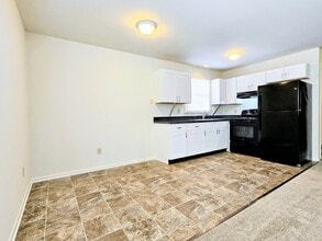 367 W Washington Ave, Unit 3 in Myerstown, PA - Foto de edificio - Building Photo