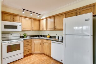 9400 Aylesbury Dr, Unit 1