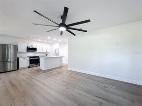 360 Mission Rd in Oviedo, FL - Building Photo - Building Photo