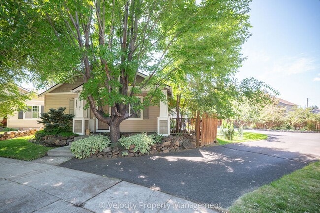 61101 Larkspur Loop in Bend, OR - Building Photo - Building Photo