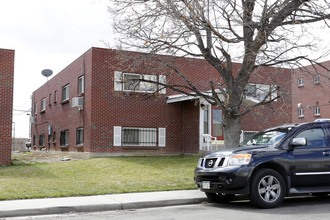 11910 E 14th Ave in Aurora, CO - Building Photo - Building Photo