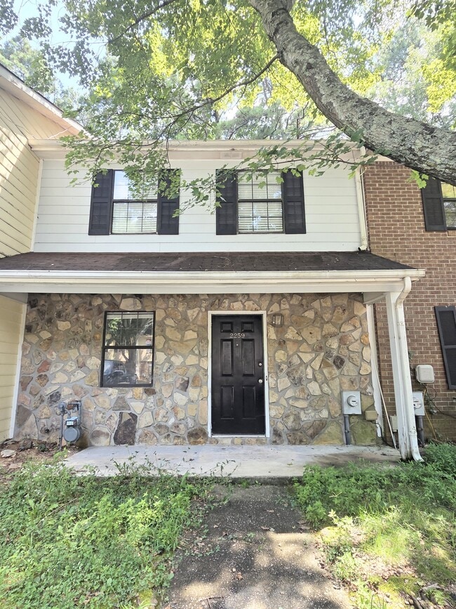 2259 Salt Springs Pl in Austell, GA - Foto de edificio - Building Photo