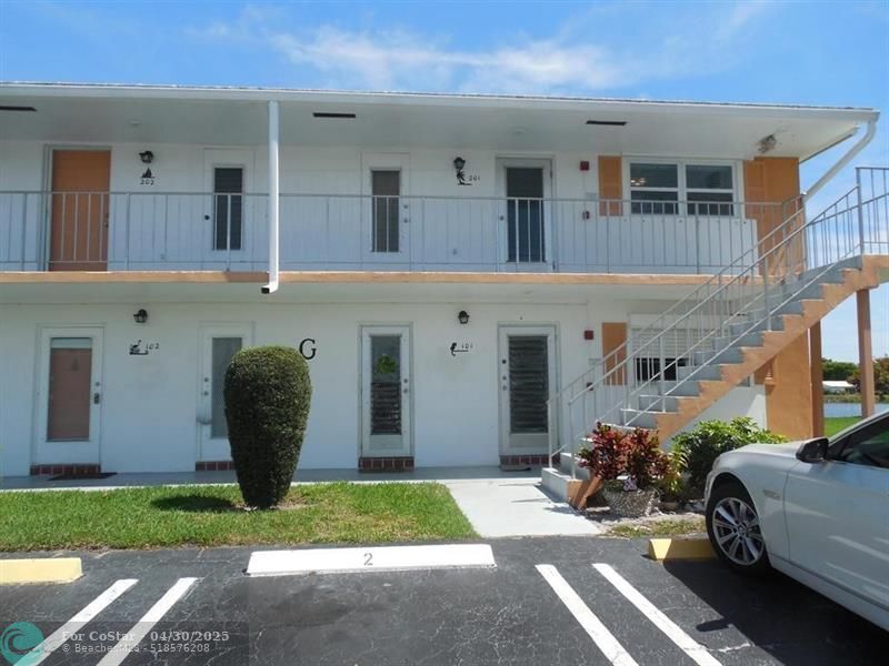 1116 Lake Terrace in Boynton Beach, FL - Building Photo