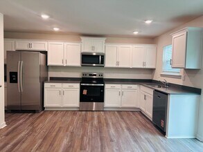 1043 20th Ave Loop SE in Hickory, NC - Building Photo - Building Photo