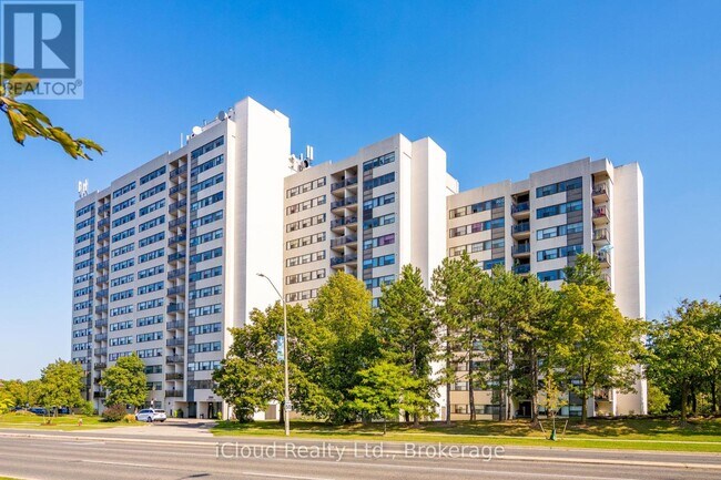 2900 Battleford Rd in Mississauga, ON - Building Photo - Building Photo