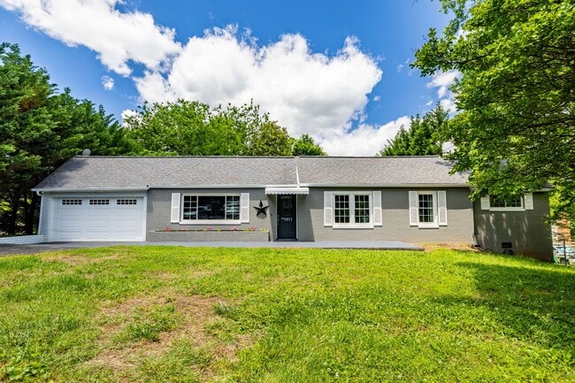 property at 1011 N Dogwood Ln