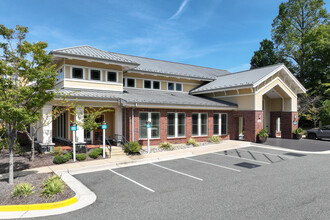 Stone Pointe in Woodbridge, VA - Building Photo - Building Photo