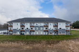 The Current in River Falls, WI - Foto de edificio - Building Photo