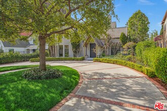 665 McCadden Pl in Los Angeles, CA - Building Photo - Building Photo