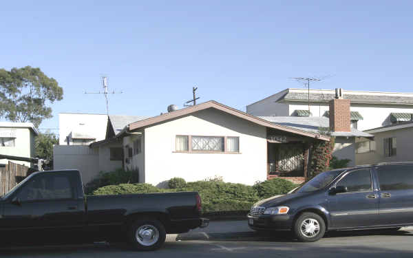 1040-1042 Obispo Ave in Long Beach, CA - Building Photo - Building Photo