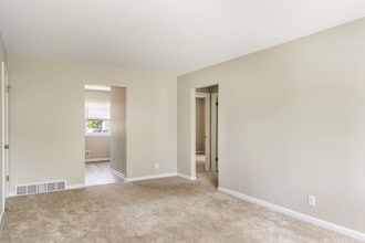 151 S Grand Ave in Waukesha, WI - Building Photo - Building Photo