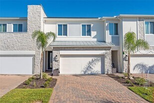 109 Bogey Dr in Four Corners, FL - Building Photo