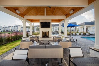 Hawthorne at the Pointe in Wilmington, NC - Building Photo - Building Photo