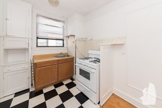 1950 W Wilson Ave, Unit 1N in Chicago, IL - Foto de edificio - Building Photo