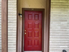 12400 Brookglade Cir in Houston, TX - Building Photo