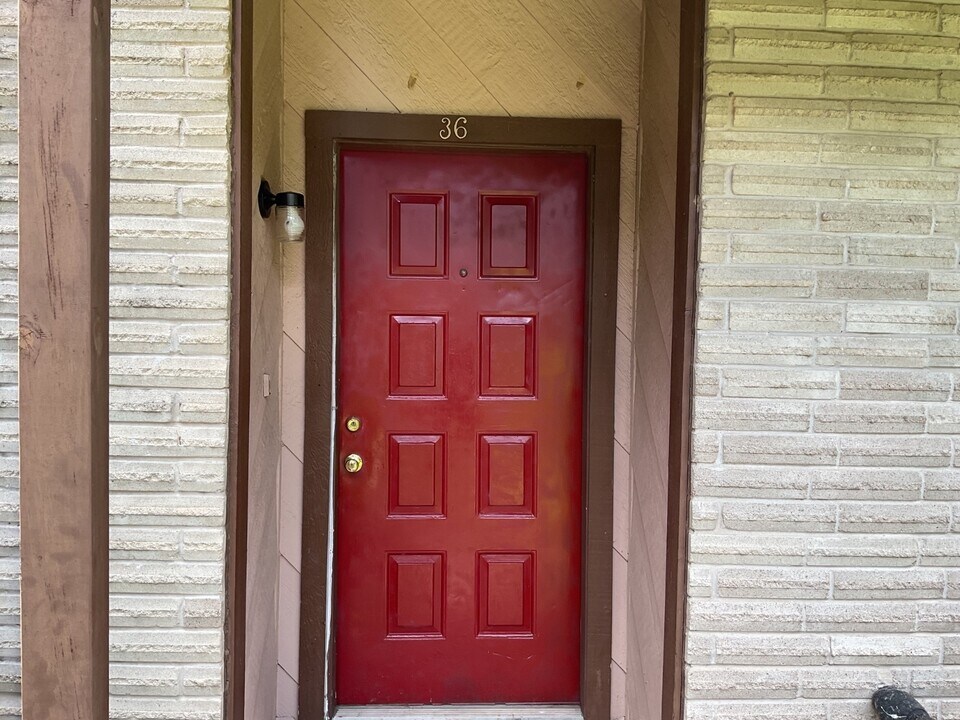 12400 Brookglade Cir in Houston, TX - Building Photo