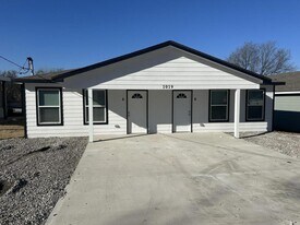 1019 N Quincy Ave in Tulsa, OK - Building Photo