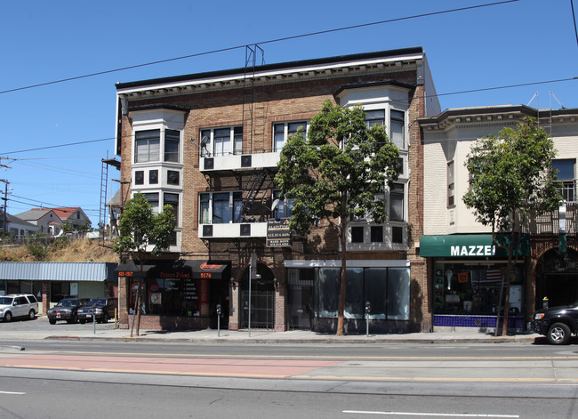 5172-5176 3rd St in San Francisco, CA - Foto de edificio - Building Photo