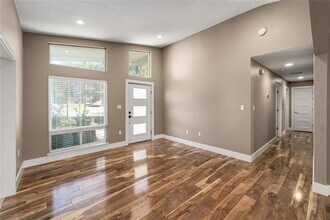 1204 Eleanor St in Austin, TX - Building Photo - Building Photo