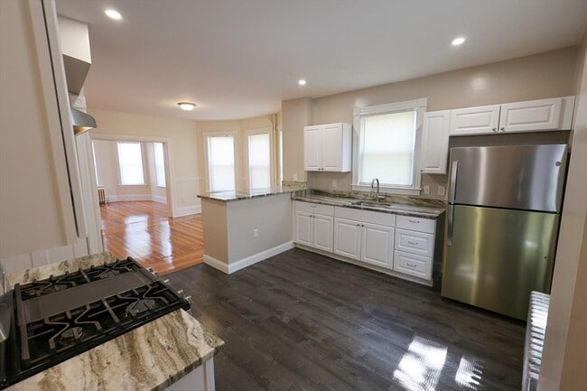 property at 32 Robinson St