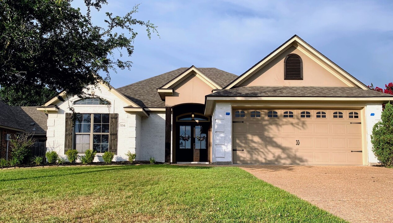 534 Half Moon Ln in Bossier City, LA - Foto de edificio