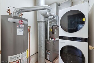 253 Park Ave in Rutherford, NJ - Building Photo - Building Photo