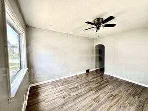 1210 1/2 West Street in Des Moines, IA - Foto de edificio - Building Photo