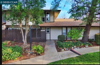 5434 Roundtree Ct in Concord, CA - Building Photo - Building Photo