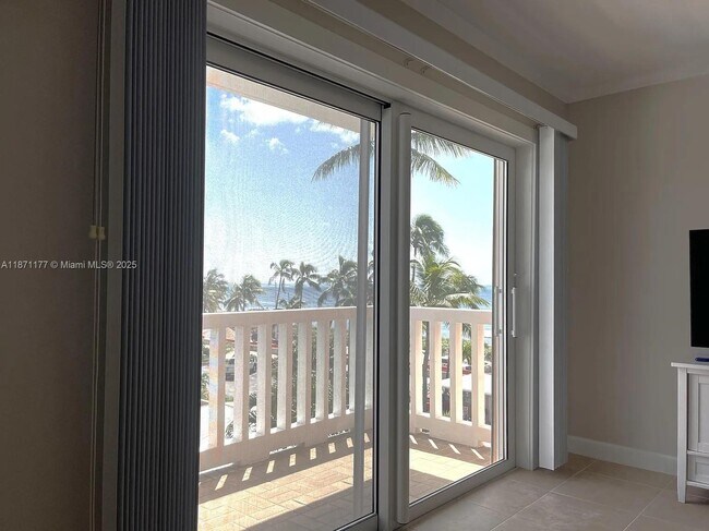 property at 2601 S Roosevelt Blvd