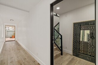 2914 Pacific Ave in Venice, CA - Building Photo - Building Photo