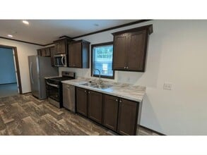 114 Lynn Ln in Mankato, MN - Building Photo - Building Photo