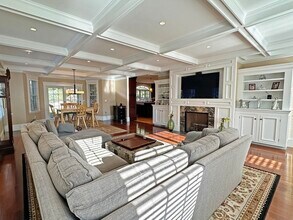 66 Forest Ave in Newton, MA - Building Photo - Building Photo