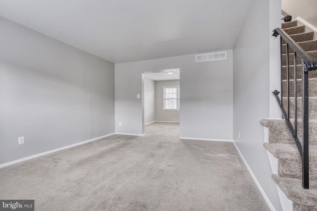 property at 8 Beyda Ct