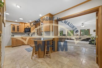 1160 Alfred St in Brookfield, WI - Foto de edificio - Building Photo