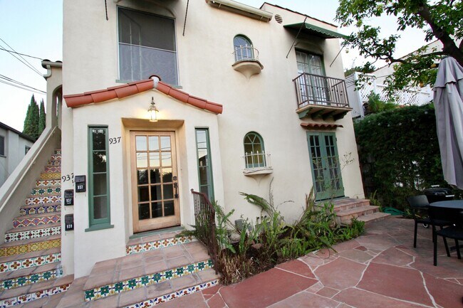 937 Hammond St, Unit 937