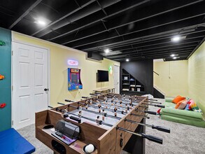 32071 Lake Rd in Avon Lake, OH - Building Photo - Building Photo