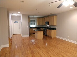 817 Chicago Ave in Evanston, IL - Building Photo - Building Photo