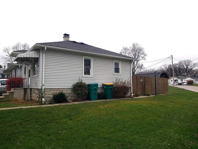 7 Independence Ave in Joliet, IL - Foto de edificio - Building Photo