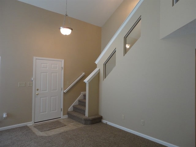 8364 Chesterhill Ln in Indianapolis, IN - Foto de edificio - Building Photo