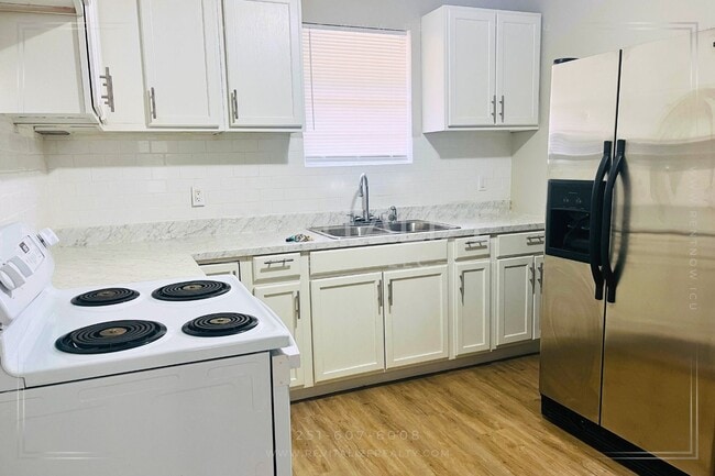 4807 Bush Ln in Mobile, AL - Building Photo - Building Photo