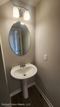 208 NE Woods Ln photo'