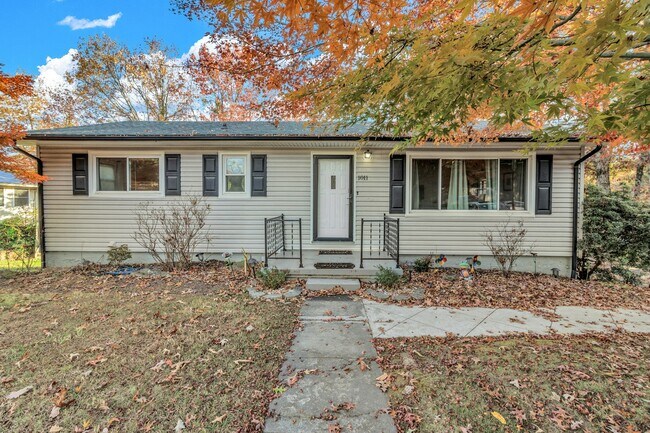 1011 Old US Hwy 70 in Black Mountain, NC - Building Photo - Building Photo