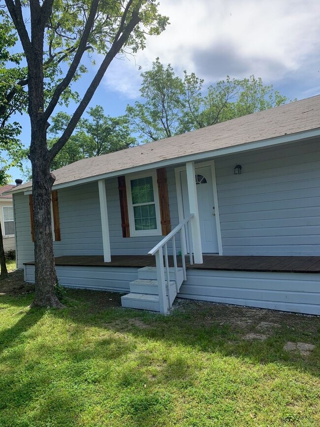 321 Wilton Dr in Greenville, TX - Building Photo - Building Photo