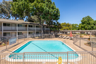 Cherryhill in Sunnyvale, CA - Foto de edificio - Building Photo