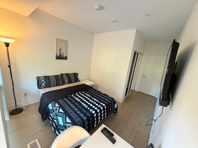 91 Wood St in Toronto, ON - Building Photo - Building Photo