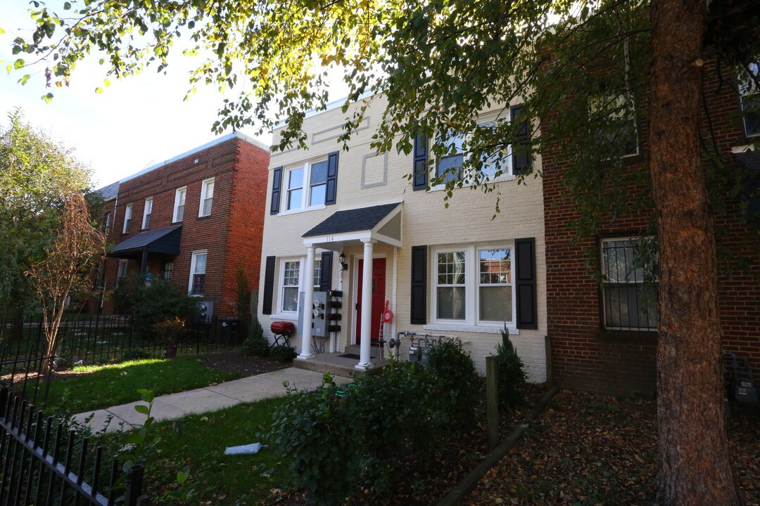 114 O St SW in Washington, DC - Foto de edificio