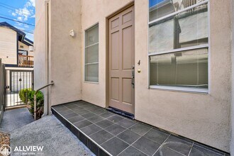 1419 Hornblend St in San Diego, CA - Building Photo - Building Photo