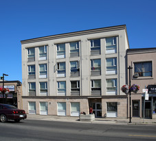 2802 Danforth Ave Apartments